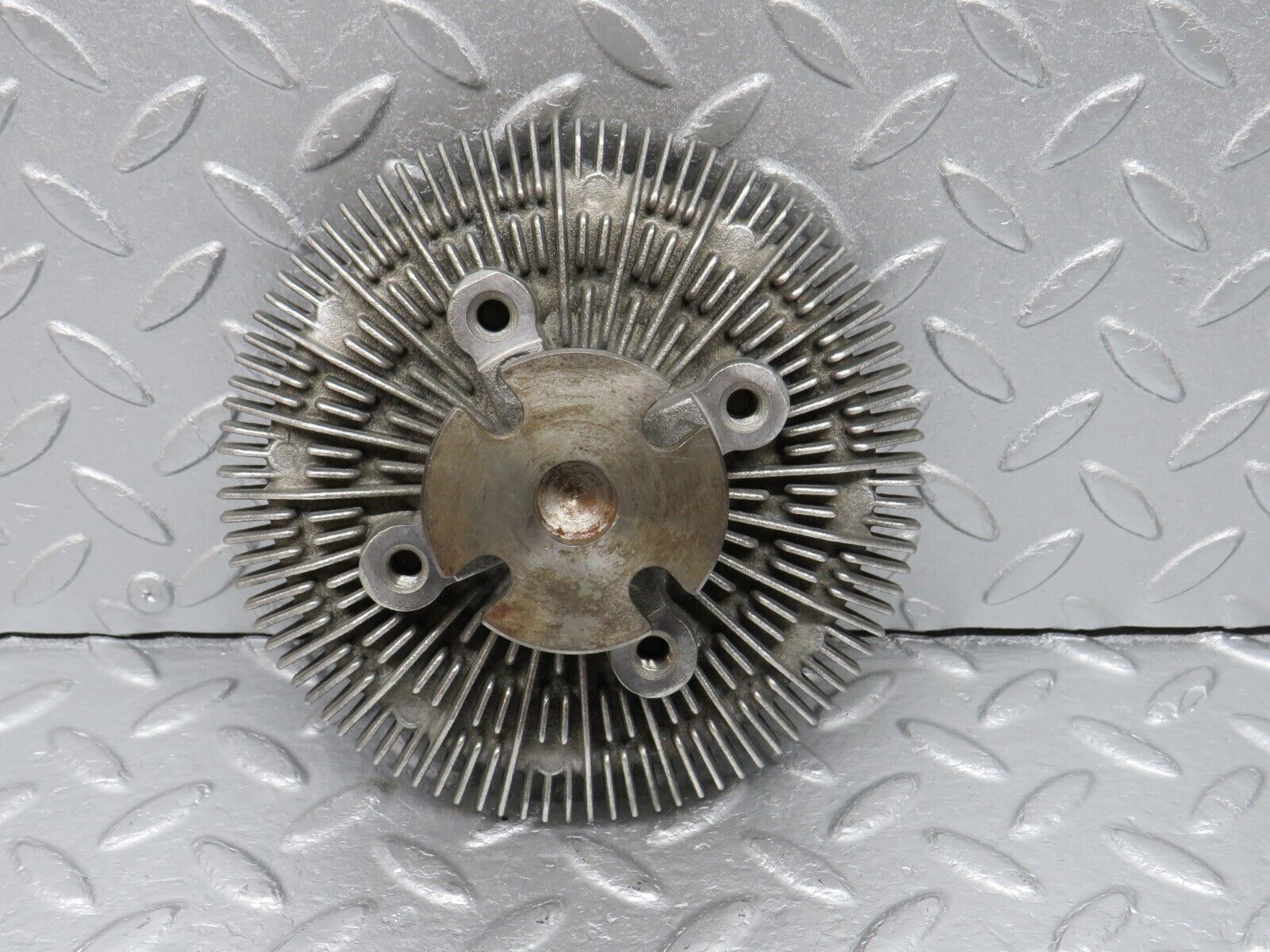 40658 Mercedes-Benz W123 300D Engine Cooling Fan Clutch 0002000422