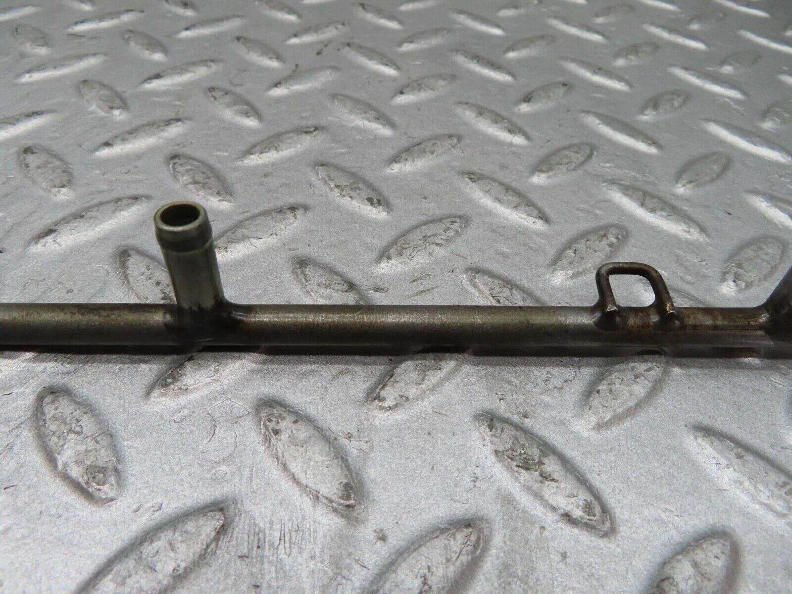 12449 Mercedes-Benz W108 280SE 3.5 Injector Fuel Pipe Right Side
