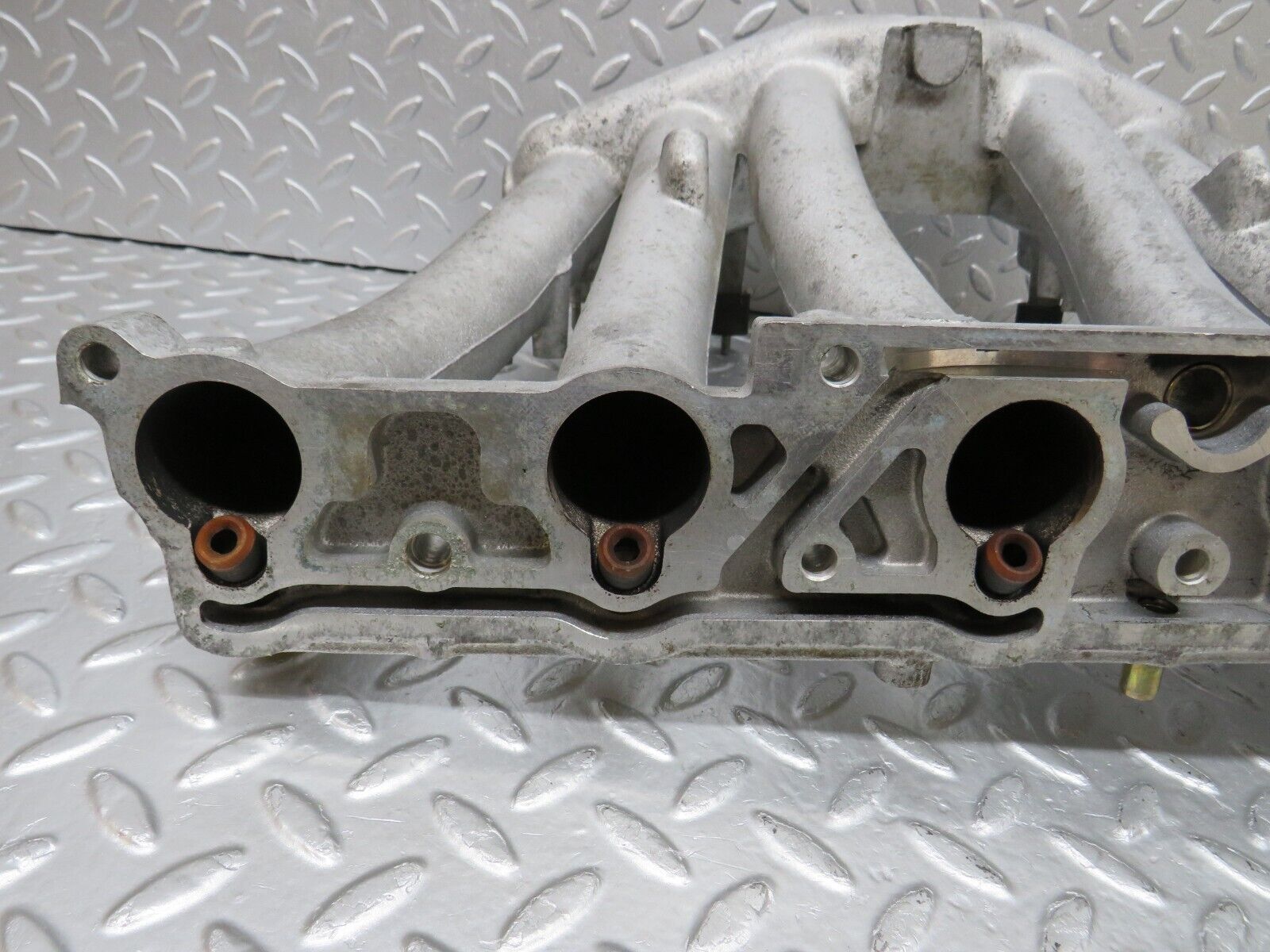 34207 Mercedes-Benz W124 260E Intake Manifold 1031411601