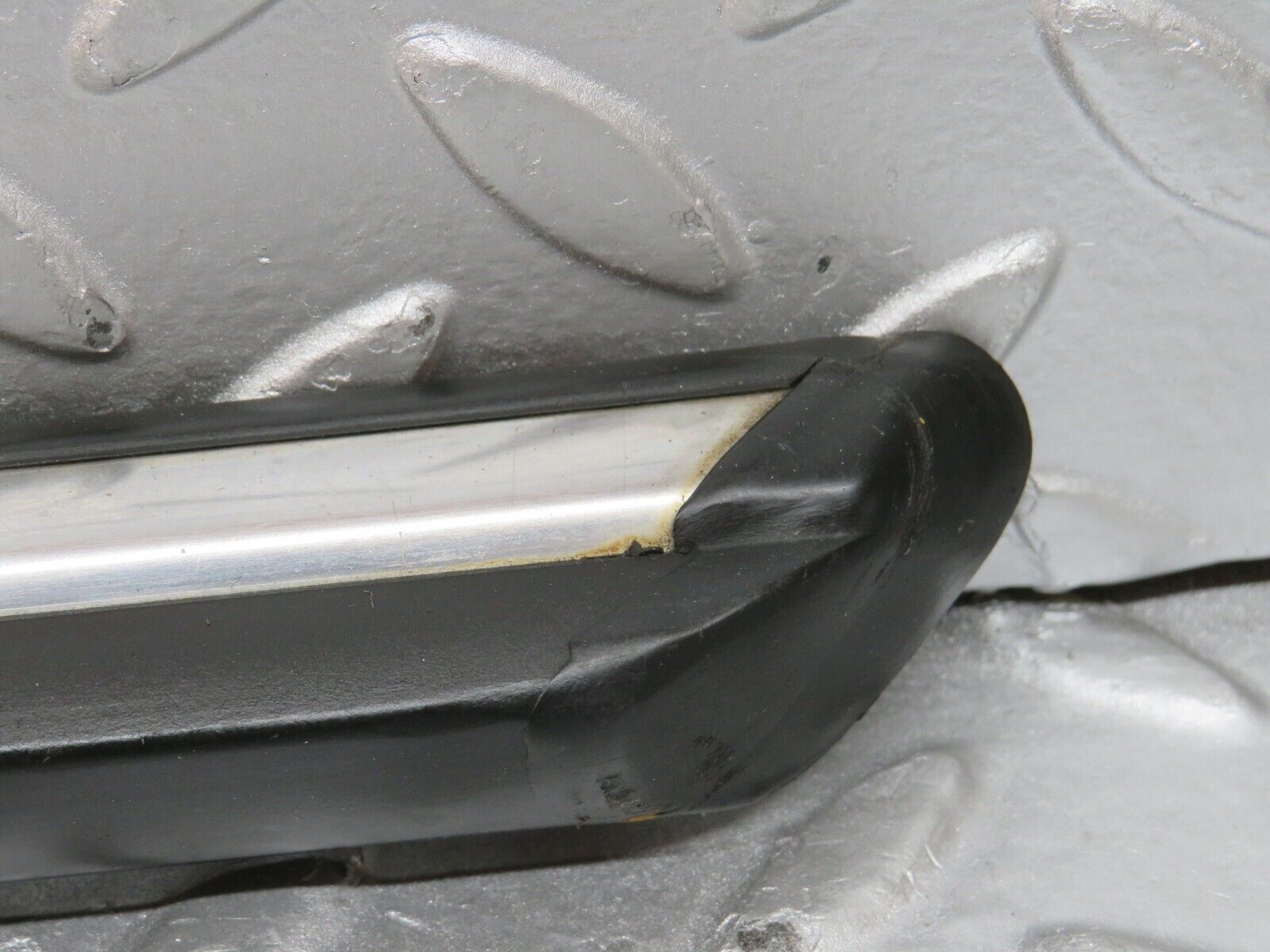 0067 Mercedes-Benz W116 350SE Front Right Wing Lower Trim