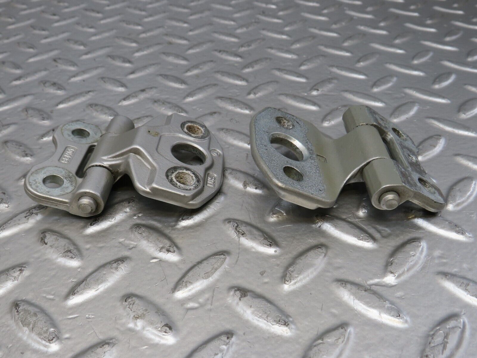 24871 Mercedes-Benz W140 S320 Right Door Hinges Pair