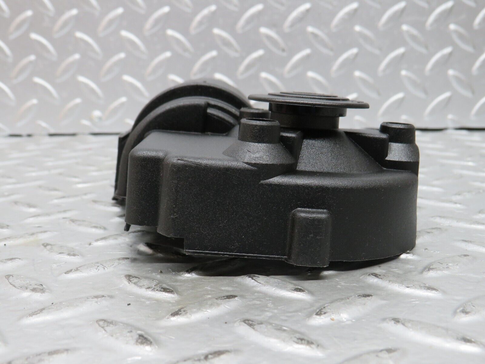 27665 Mercedes-Benz S124 300TE Wagon Wiper Motor Cover 1390591046