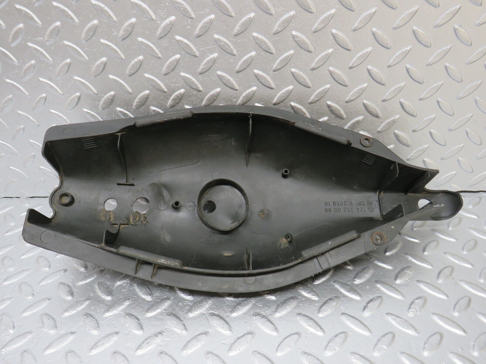 34115 Mercedes-Benz W124 260E Rear Control Arm Cover Pair 1243520088