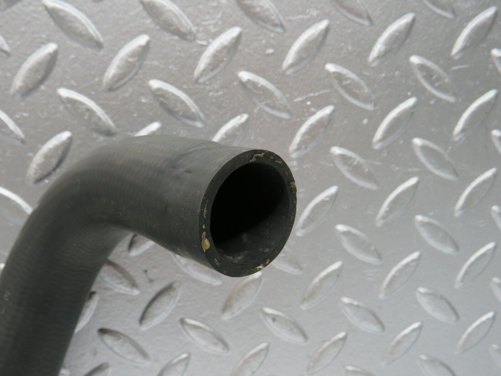 30855 Mercedes-Benz W201 190E 2.0L Radiator Hose 2015014082