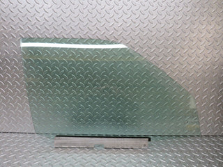 25147 Mercedes-Benz W201 190D Front Right Door Window Glass