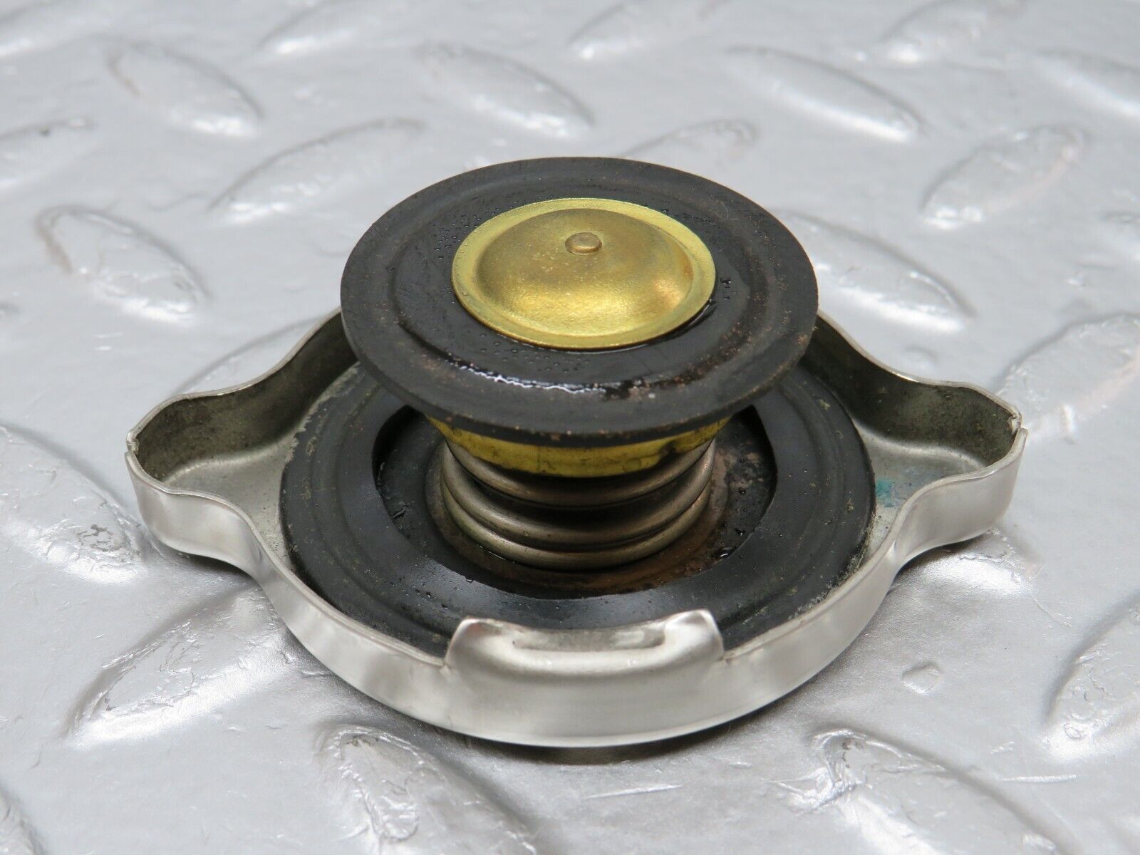 34104 Mercedes-Benz W124 260E Coolant Tank Reservoir 1245000649 1235010215