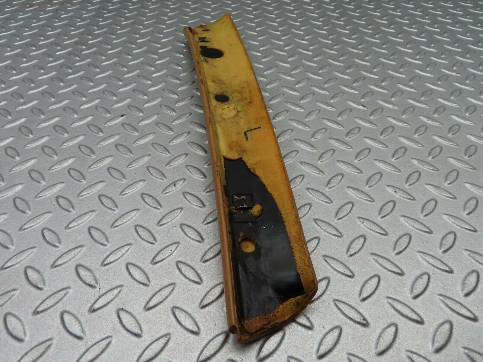5671 Mercedes-Benz W123 200 A Pillar Cover Left Side