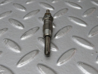 32898 Mercedes-Benz W123 300D Glow Plug Bosch Y-902R 046