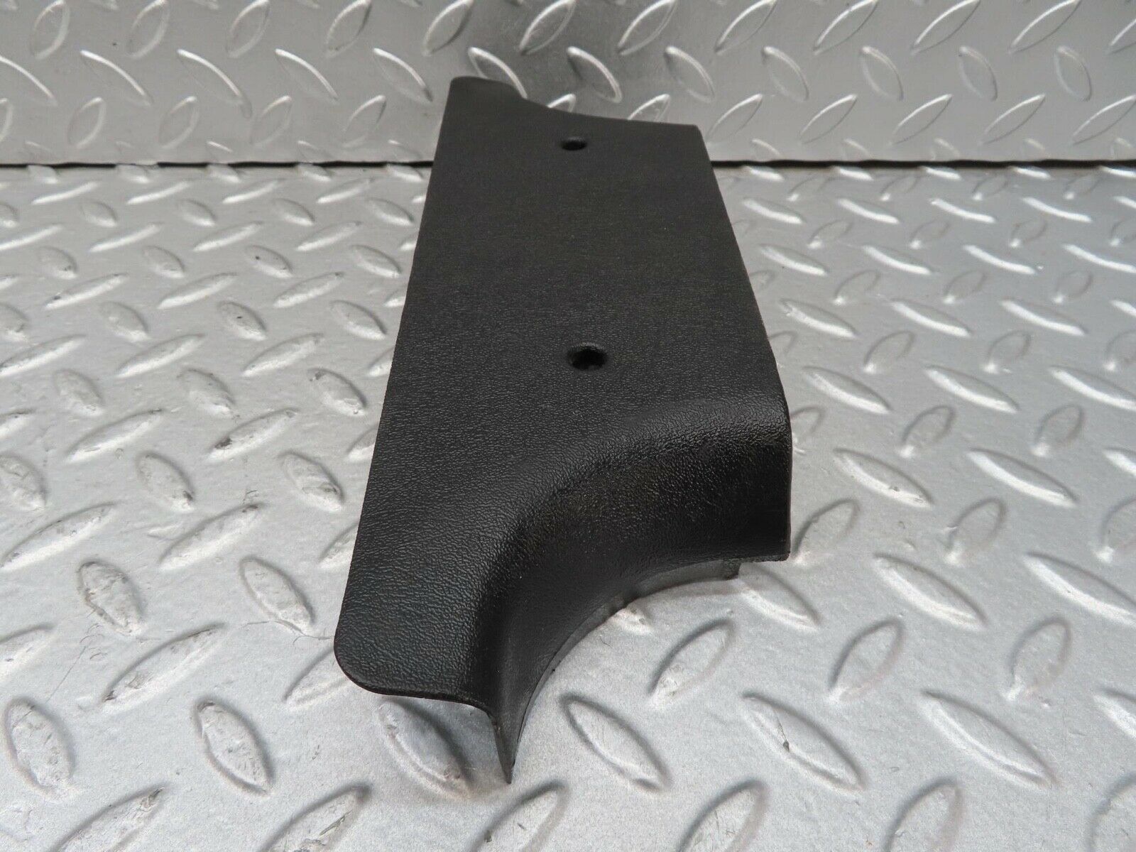 14643 Mercedes-Benz W201 190E B Pillar Bottom Cover Right Side 2016920222