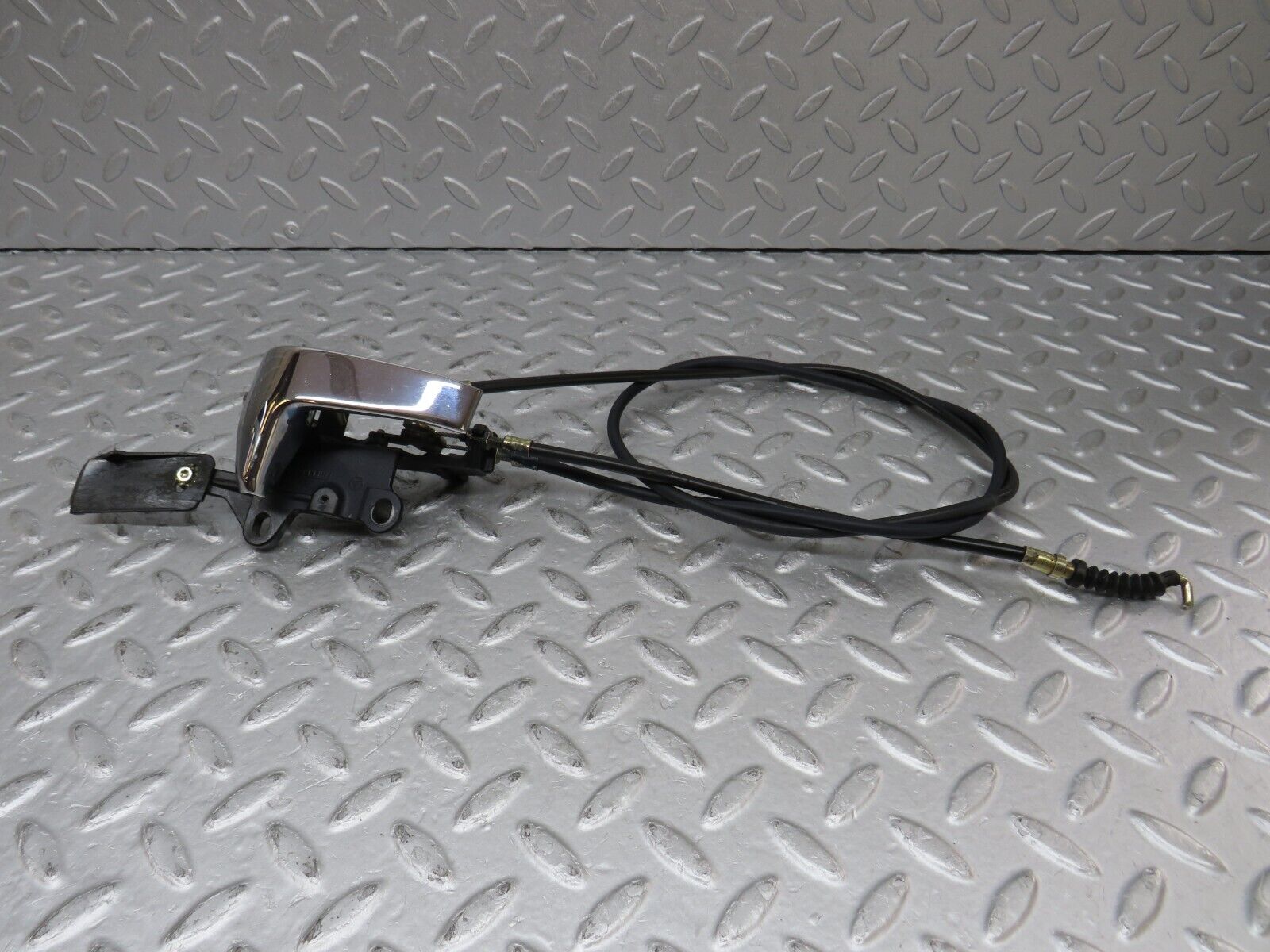 36825 Mercedes-Benz R129 300SL-24 Front Right Seat Release Handle Cable
