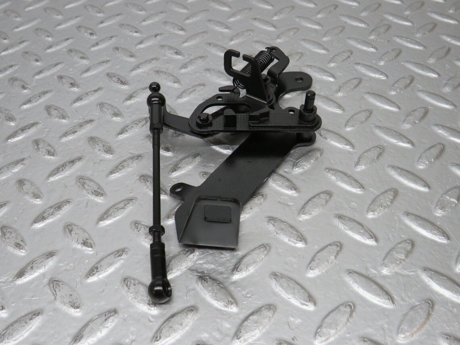 31534 Mercedes-Benz S124 220TE Wagon Throttle Linkage