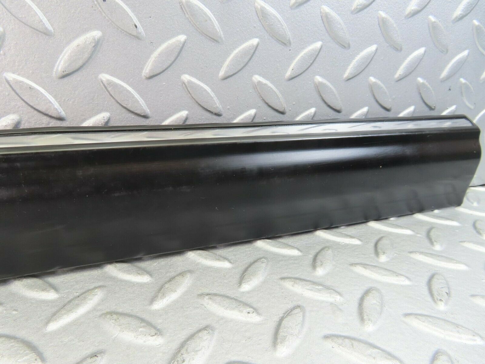 10280 Mercedes-Benz W123 Rear Left Door Lower Trim