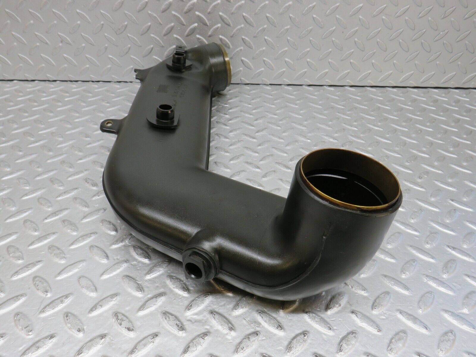 37819 Mercedes-Benz A124 320E Cabriolet Air Intake Pipe 1041412204