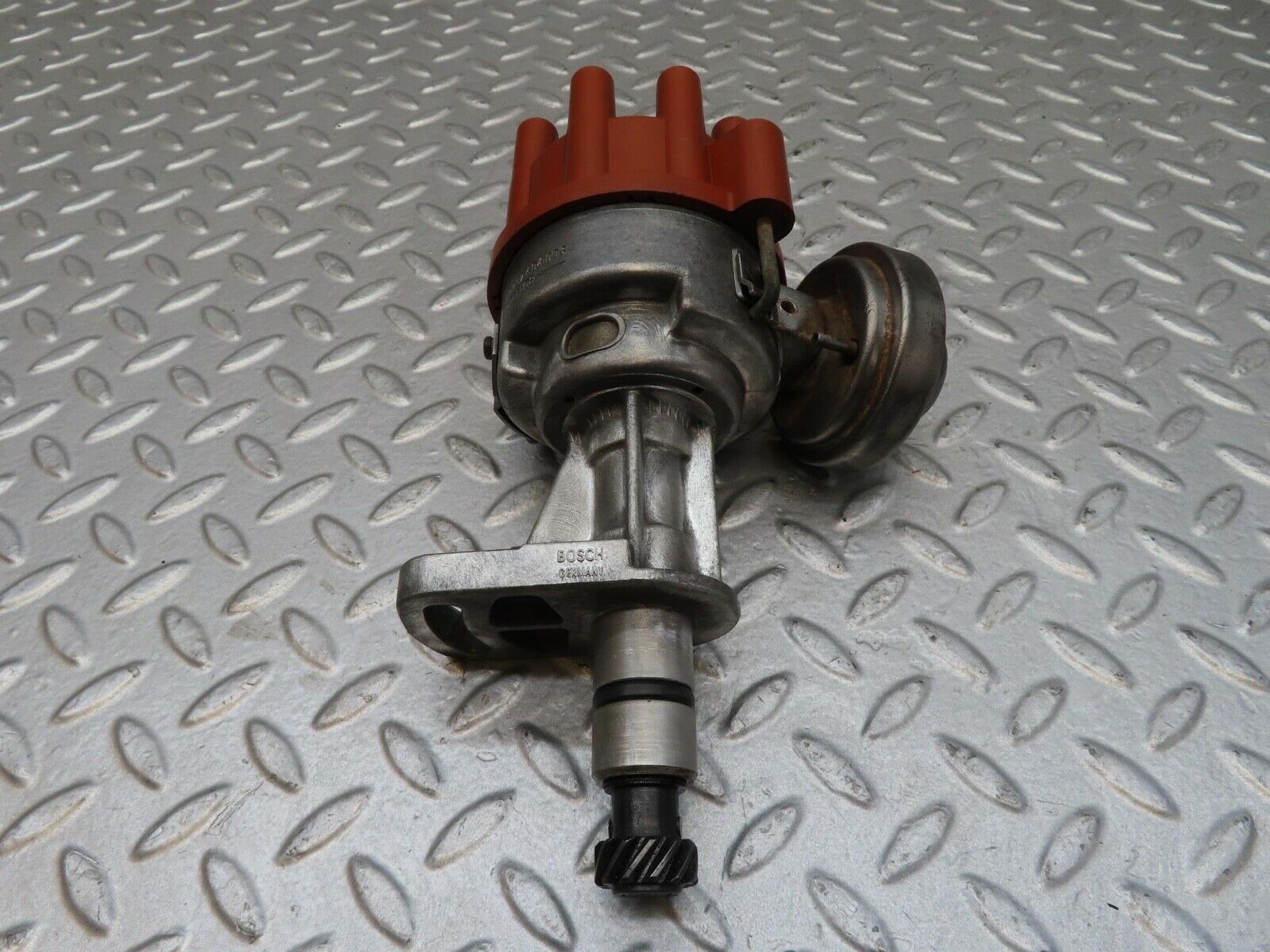 14349 Mercedes-Benz W116 350SE Ignition Distributor Bosch 0237404003