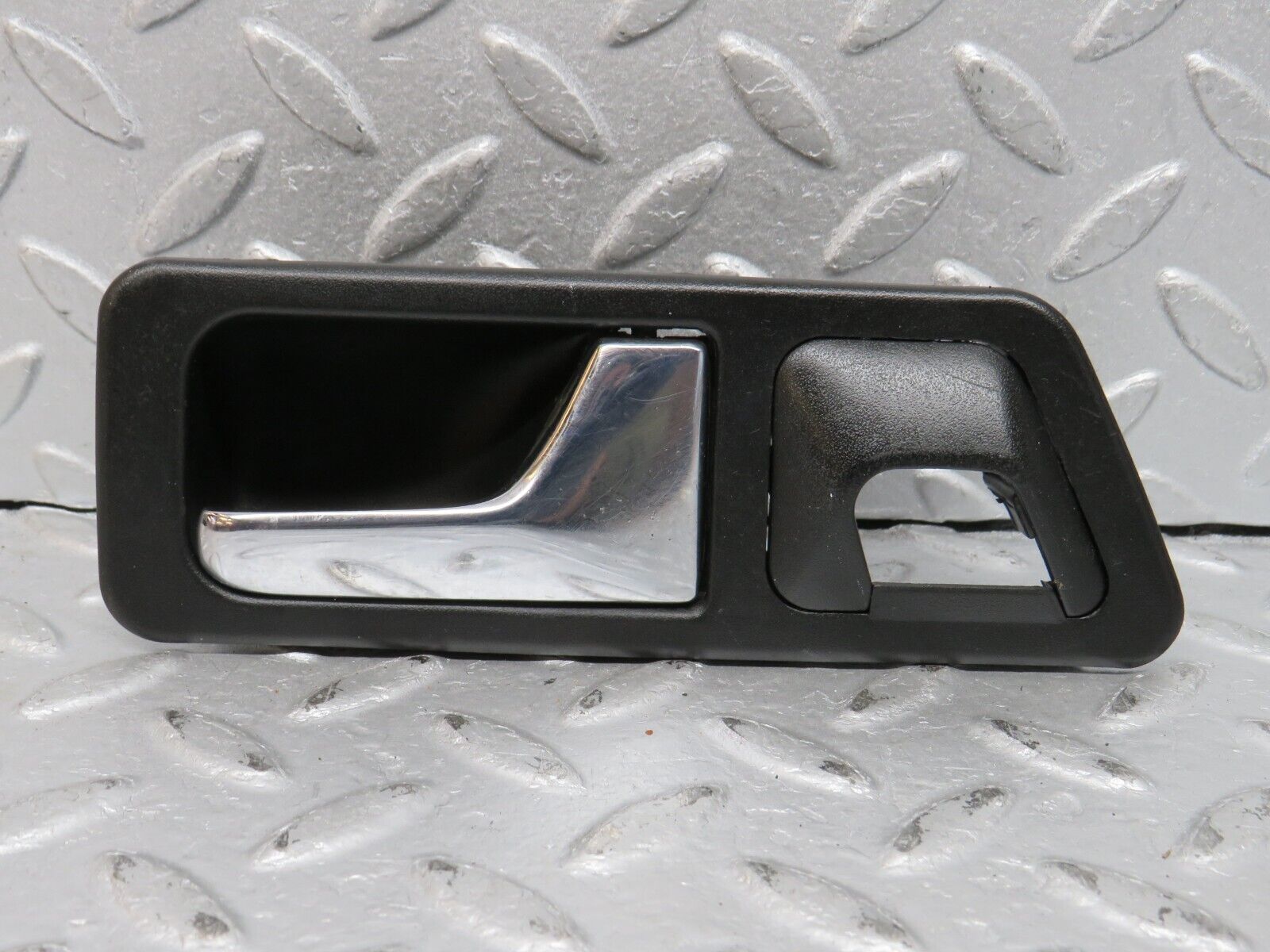 38722 Mercedes-Benz W201 190E 2.6L Right Interior Door Handle 2017660264