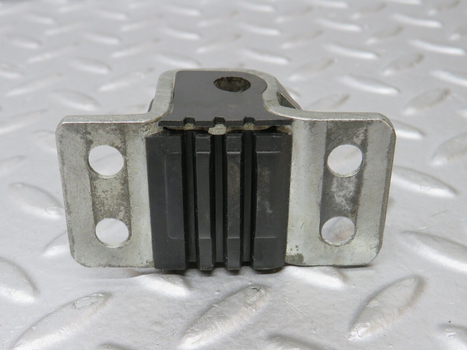 36128 Mercedes-Benz W126 420SE Door Lock Latch Right Side