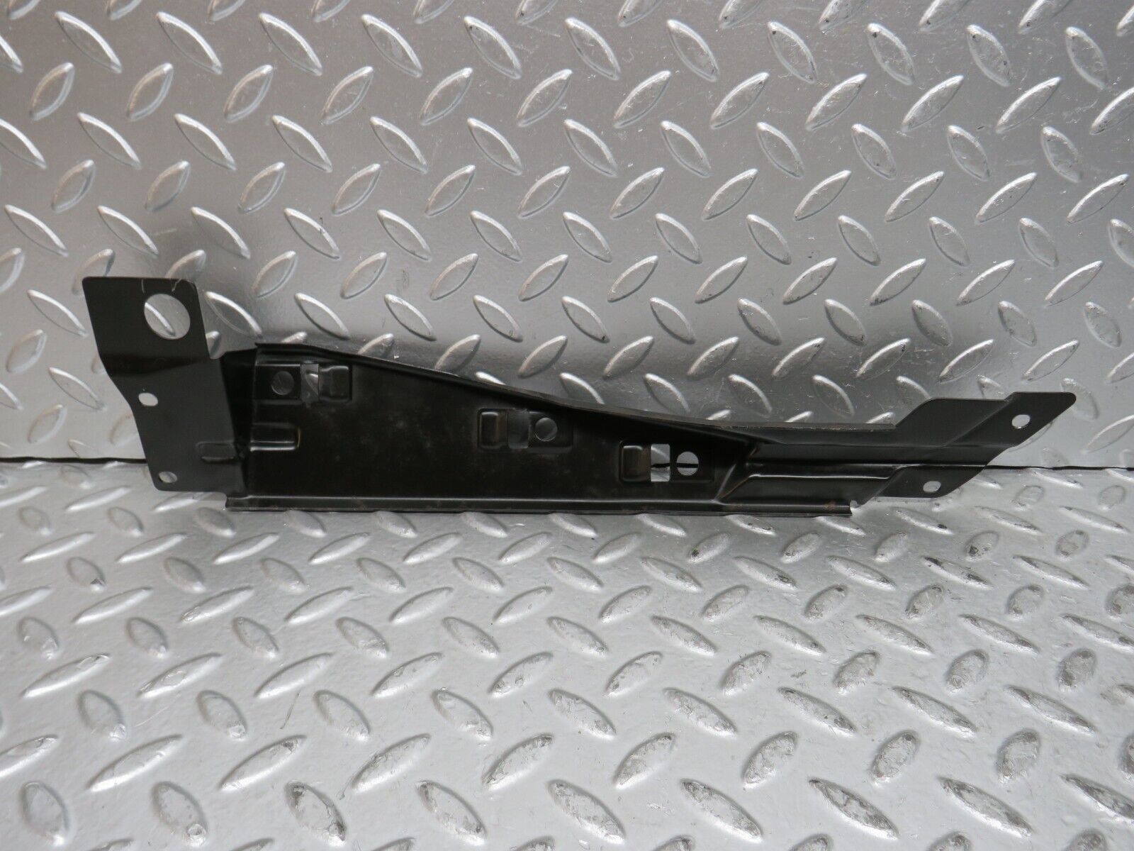 29165 Mercedes-Benz C124 320CE Coupe Rear Window Channel Support Left Side