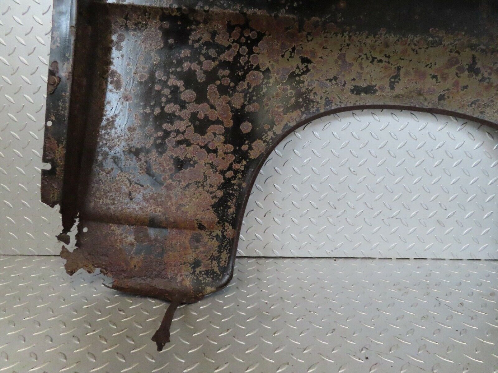 18699 Mercedes-Benz W120 W121 Ponton Front Left Wing Fender