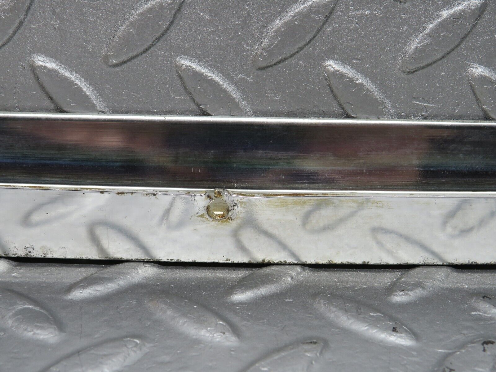 40200 Mercedes-Benz R107 Hardtop Under Windshield Chrome Trim