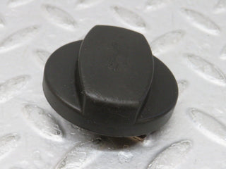 W124 engine oil filler cap used OEM