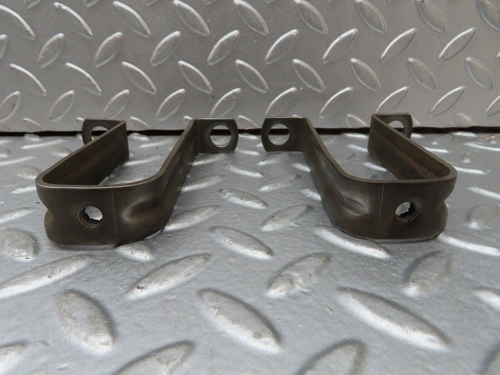 18733 Mercedes-Benz W120 W121 Ponton Valve Cover Support