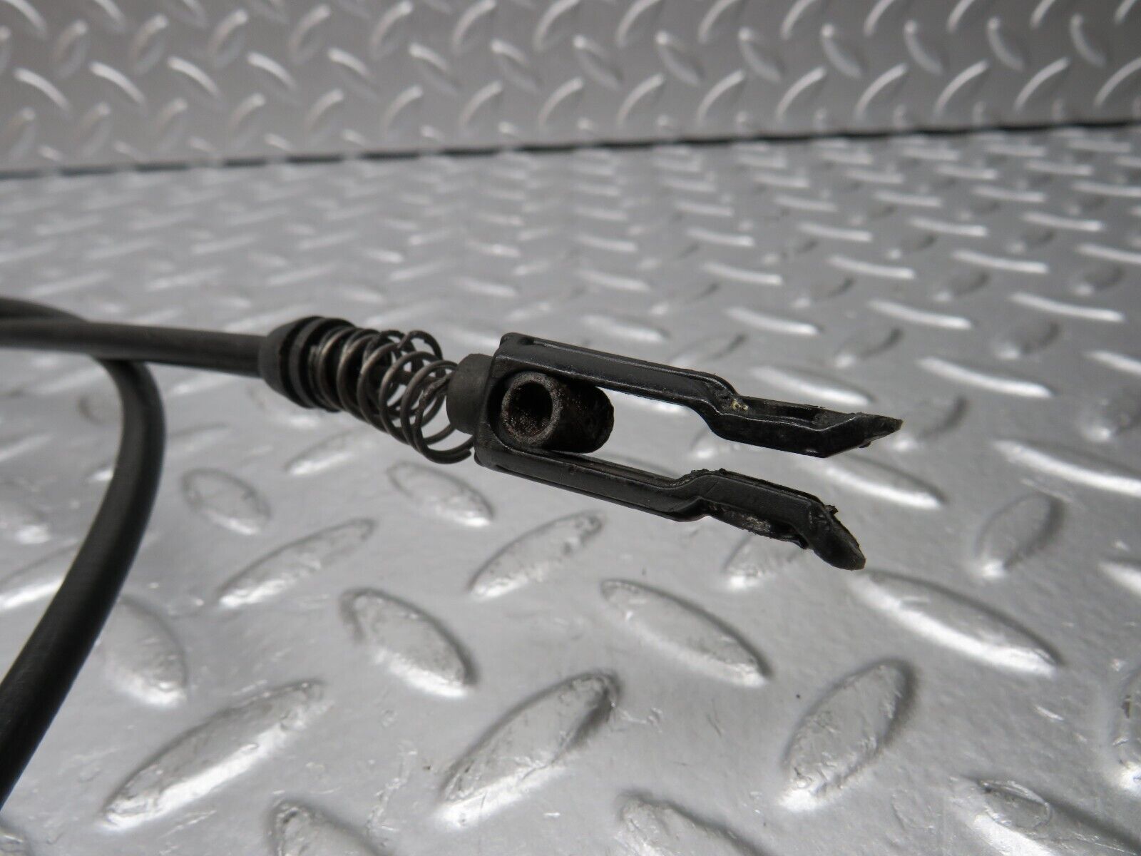 30927 Mercedes-Benz W201 190E 2.0L Bonnet Release Cable 1239970681