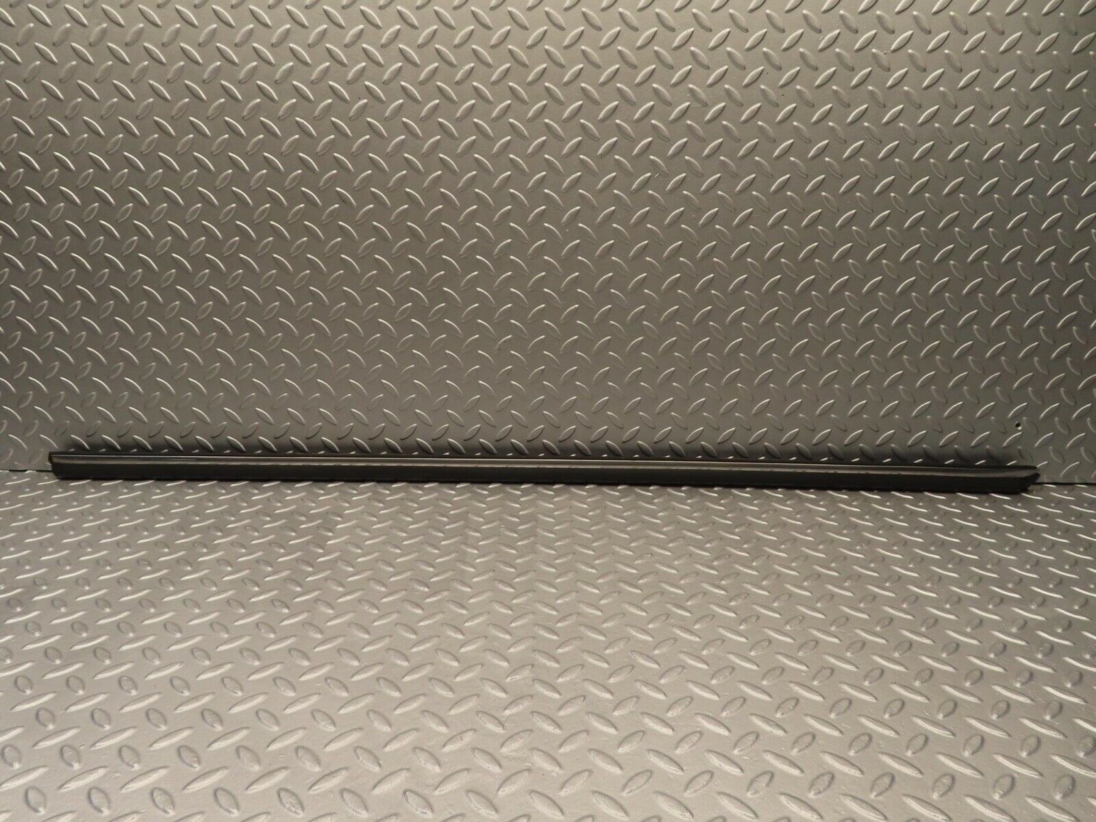 11821 Mercedes-Benz R107 450SL Right Door Centre Moulding Trim