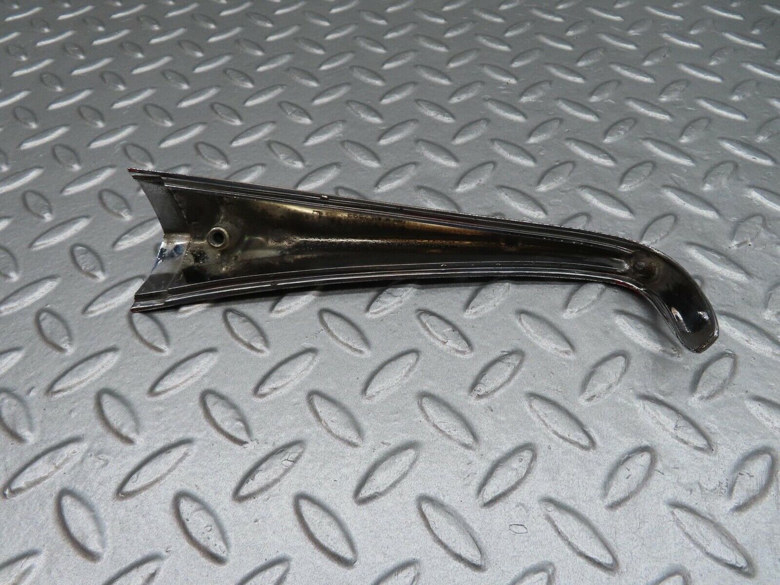 12704 Mercedes-Benz W111 220SE Rear Left Fender Wing Tail Chrome Trim 1116900379
