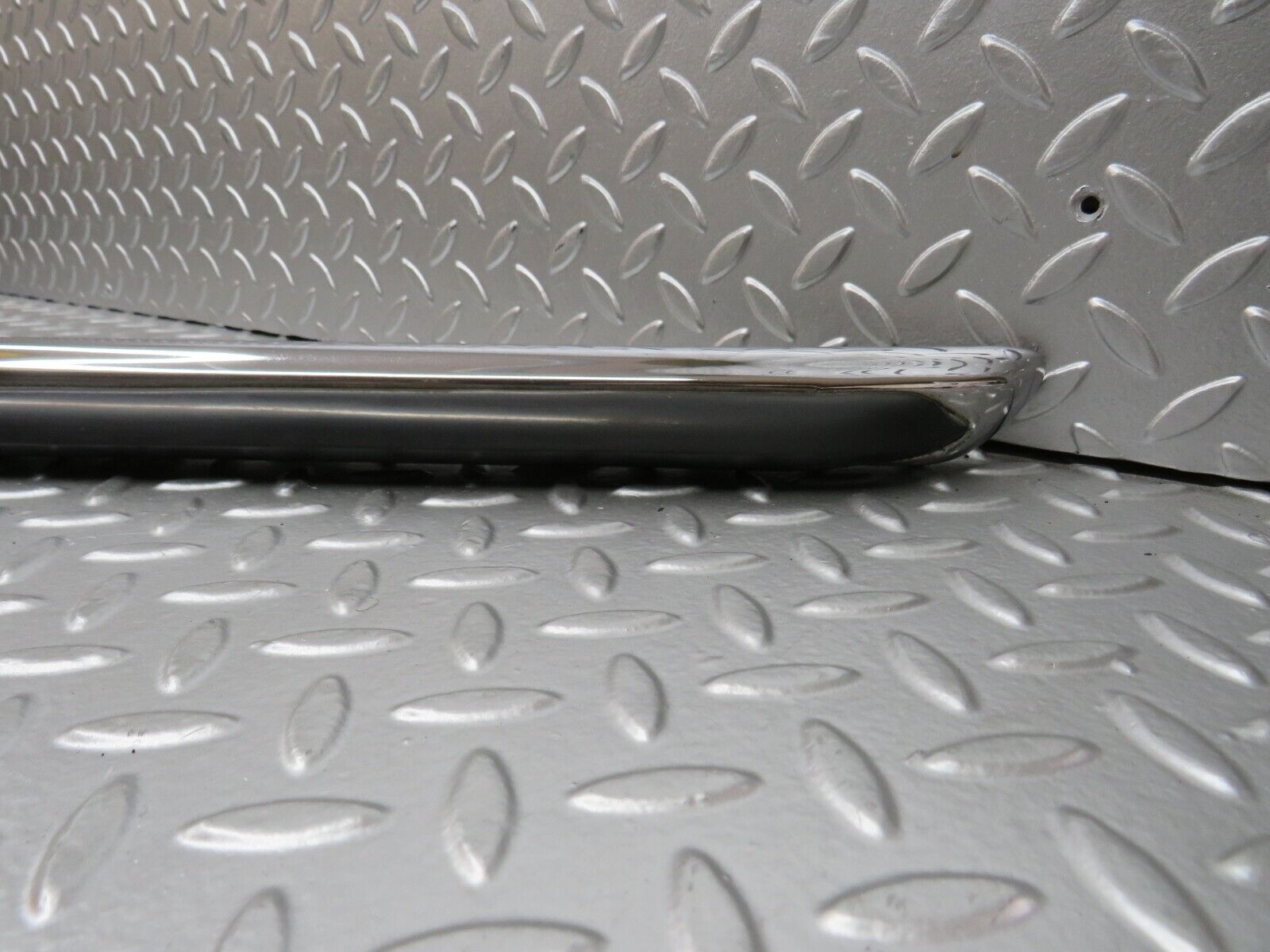 26347 Mercedes-Benz W116 450SE Rear Right Upper Bumper Chrome