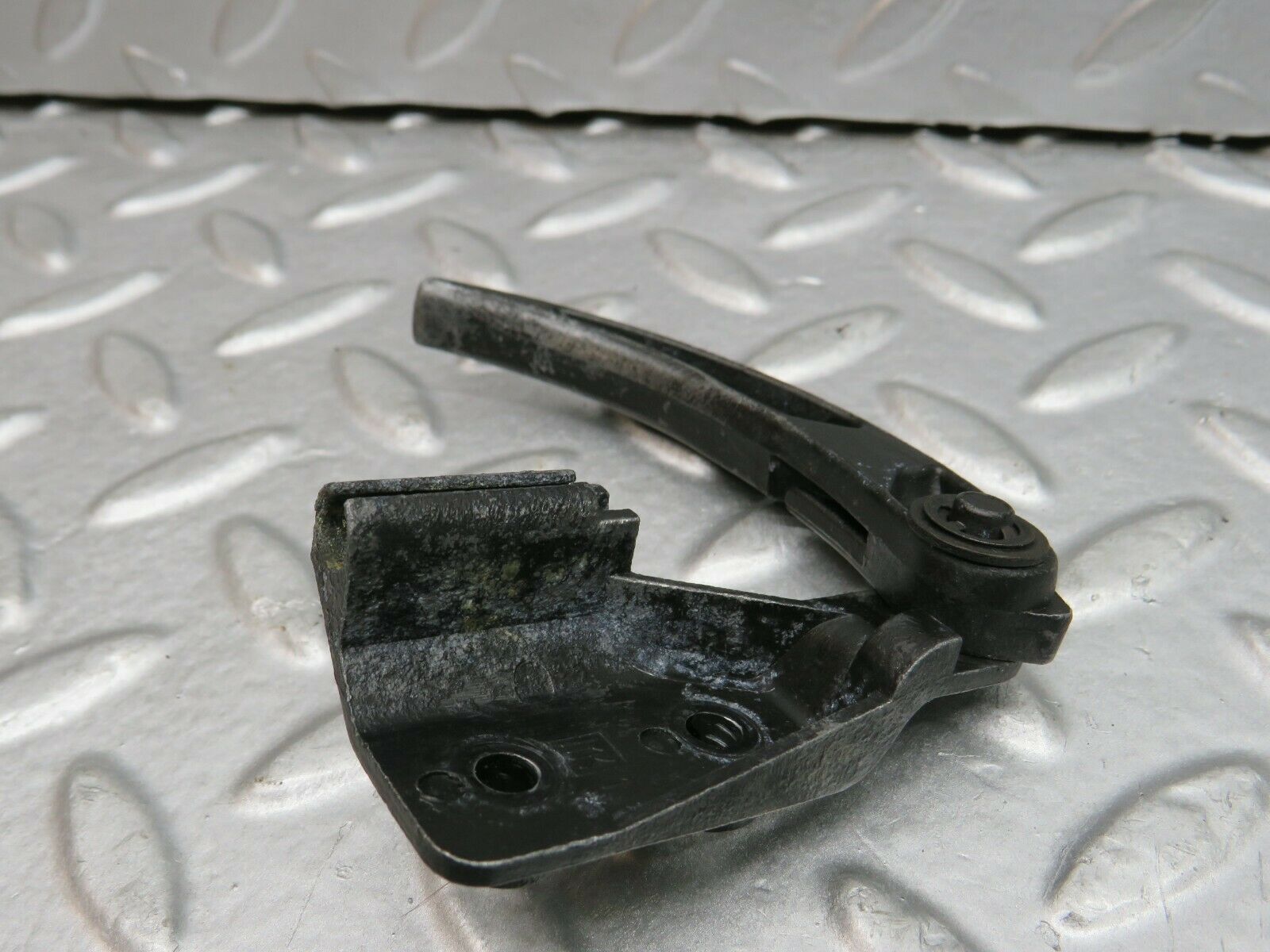 22280 Mercedes-Benz S123 280TE Wagon Hood Opener Bonnet Opener Release