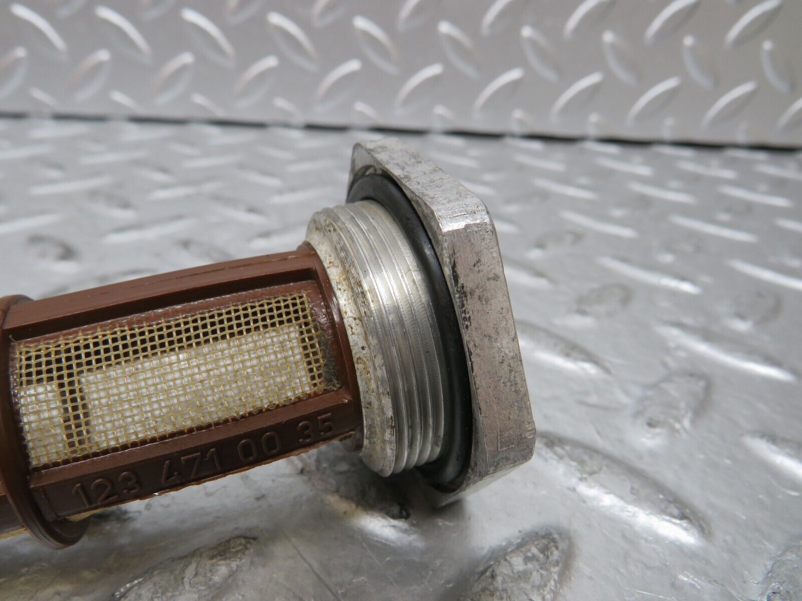 26992 Mercedes-Benz W123 240D Fuel Tank Fuel Filter 1234710035