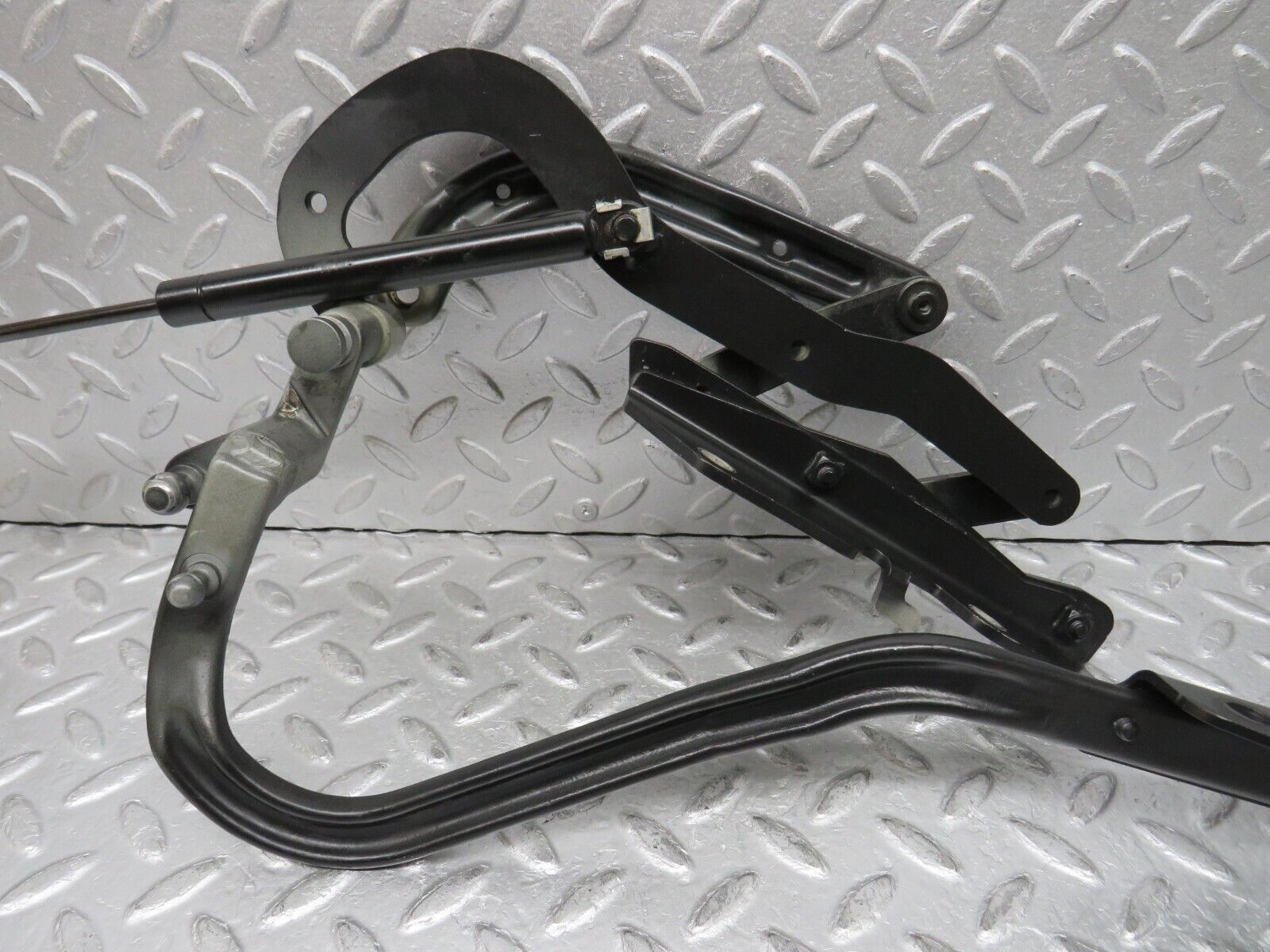 37852 Mercedes-Benz A124 320E Cabriolet Trunk Boot Soft Top Hinge Right Side