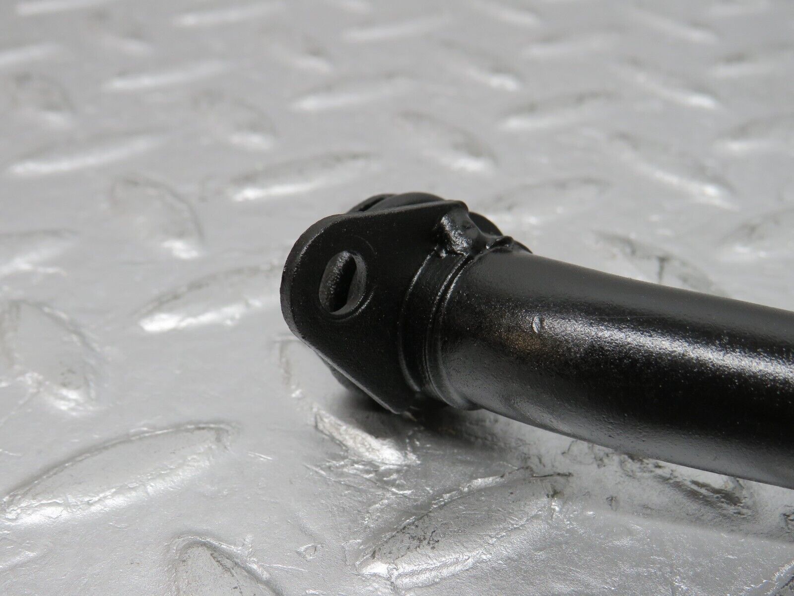 38149 Mercedes-Benz A124 320E Cabriolet Coolant Pipe