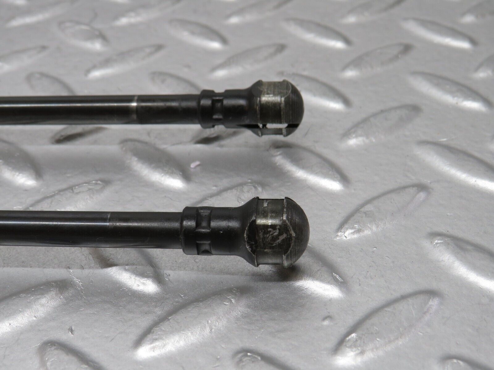 35032 Mercedes-Benz W210 320E Bonnet Gas Strut 2x 2108800429