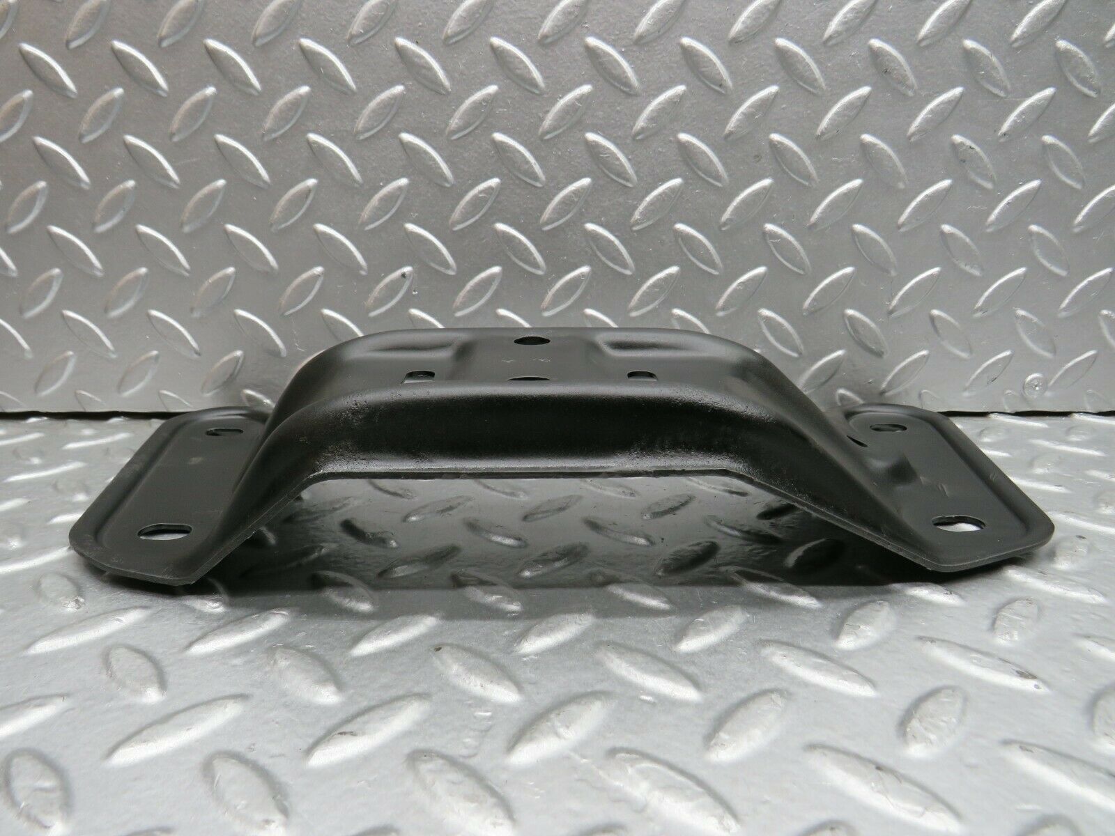 22011 Mercedes-Benz S123 280TE Wagon Gearbox Mount Bracket