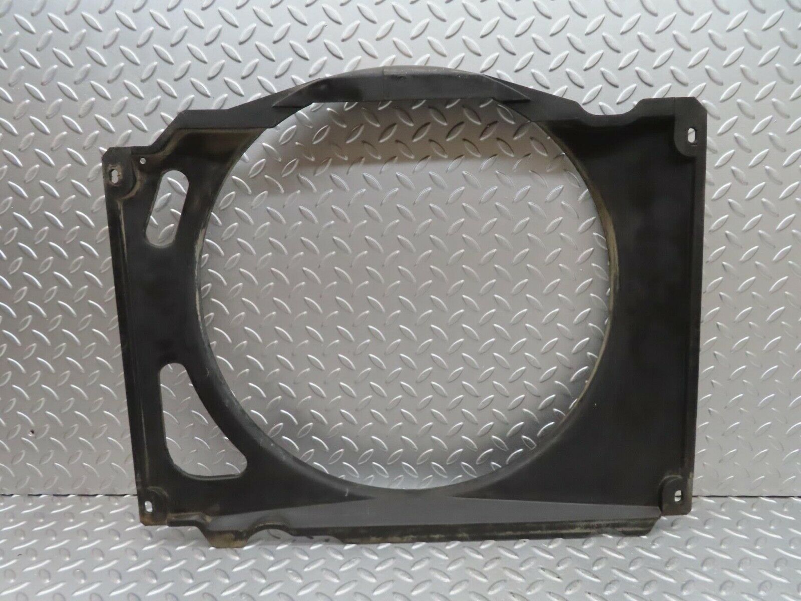 14309 Mercedes-Benz W116 350SE Radiator Fan Shroud Fan Cover 1165050355