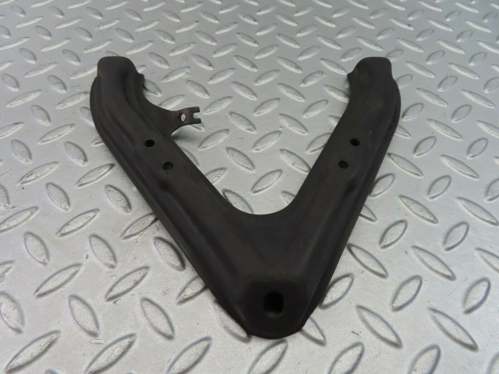 7768 Mercedes-Benz S123 230TE Wagon Air Intake Manifold Bracket