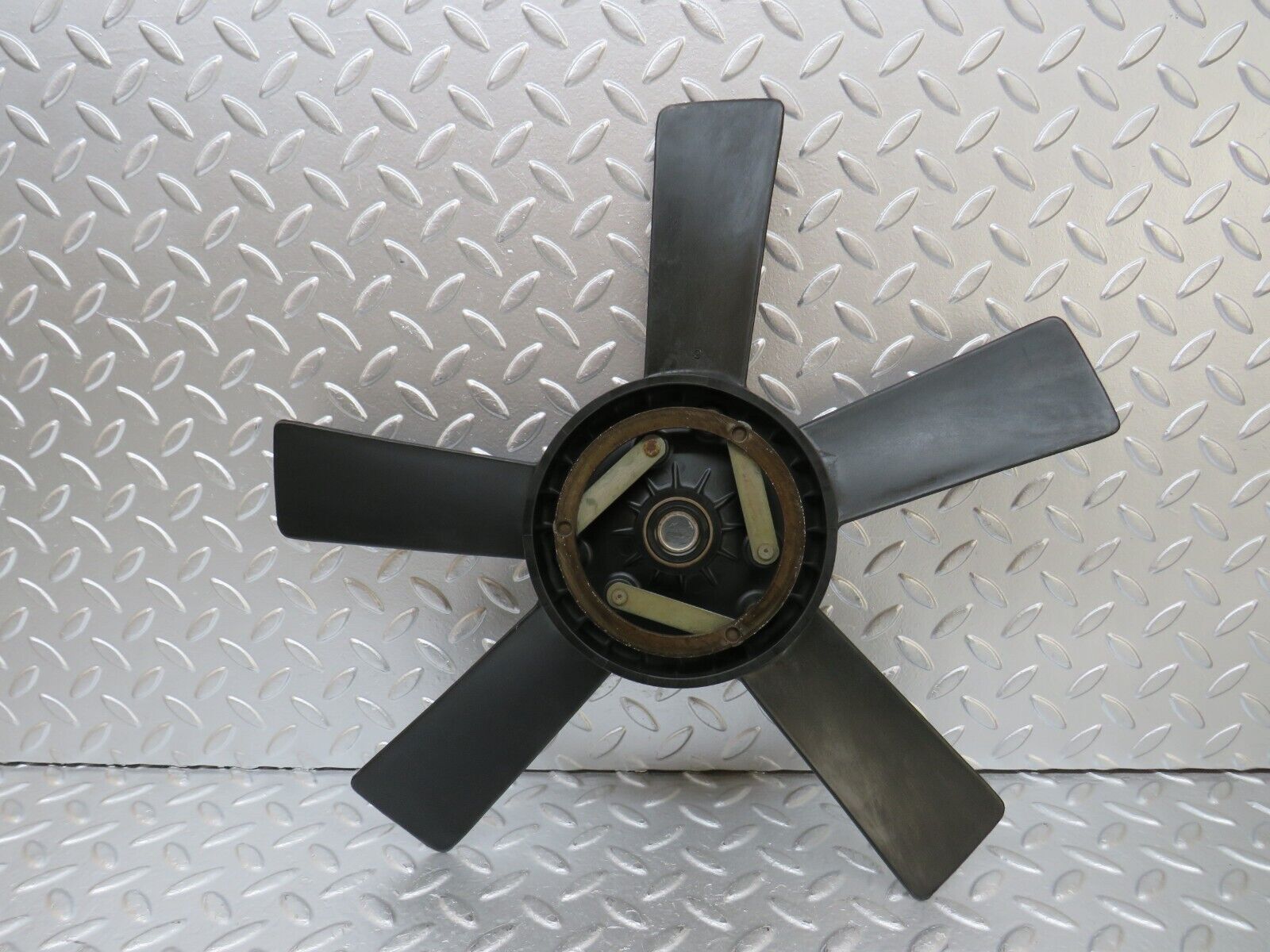25602 Mercedes-Benz W123 200 Engine Cooling Fan 1022050306