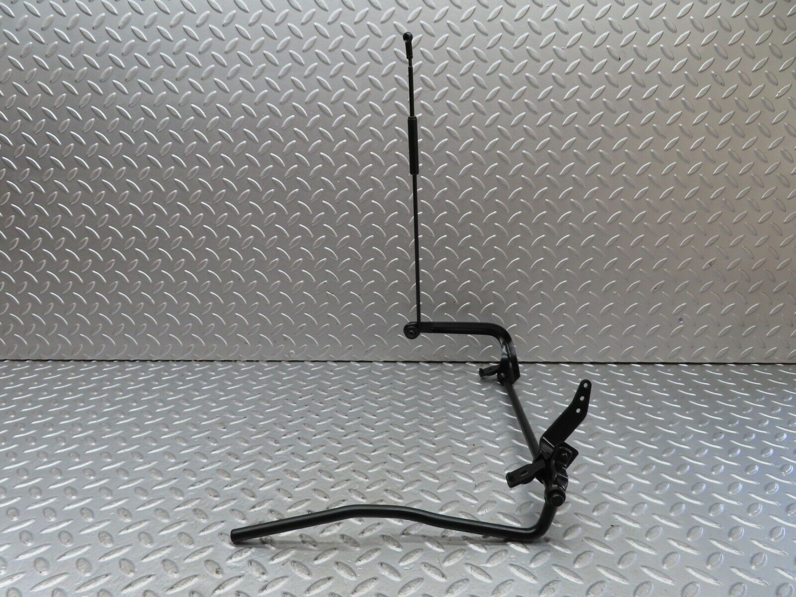 19226 Mercedes-Benz W123 300D Accelerator Pedal Linkage LHD