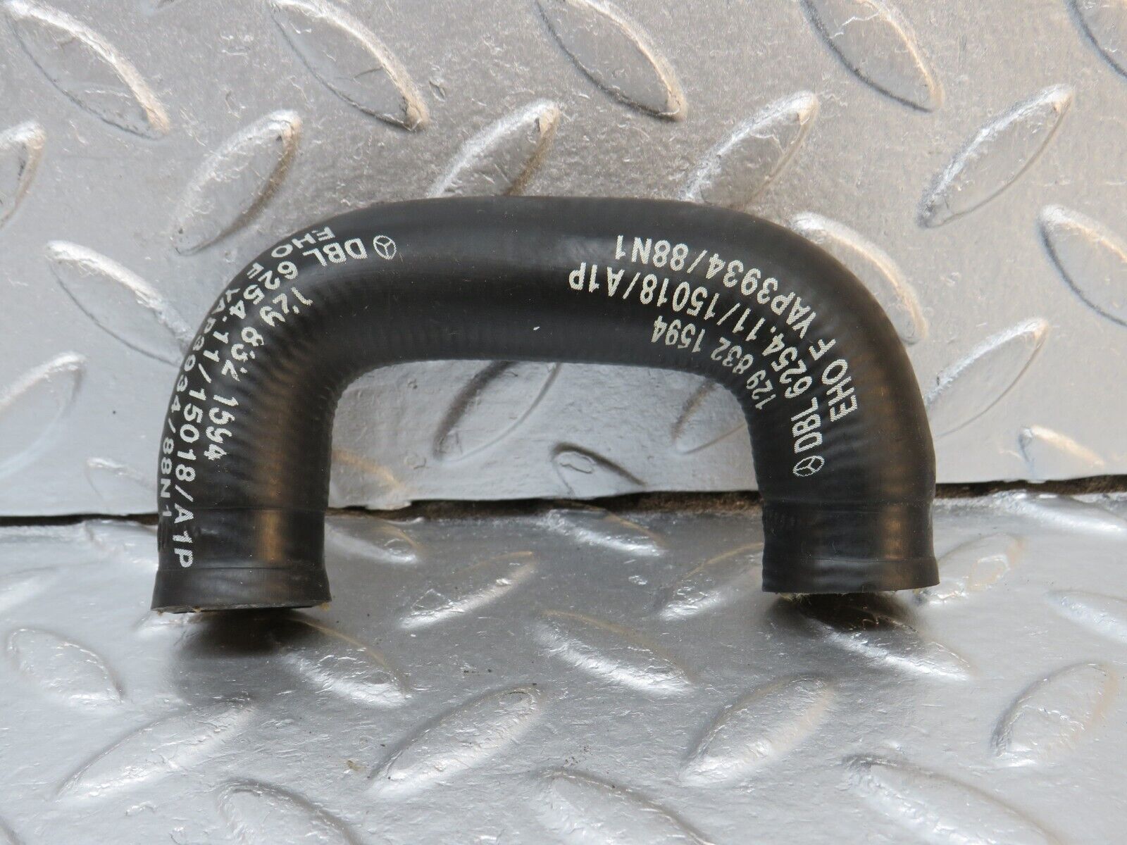 39747 Mercedes-Benz R129 320SL Coupe Heater Coolant Hose Pipe 1298321594