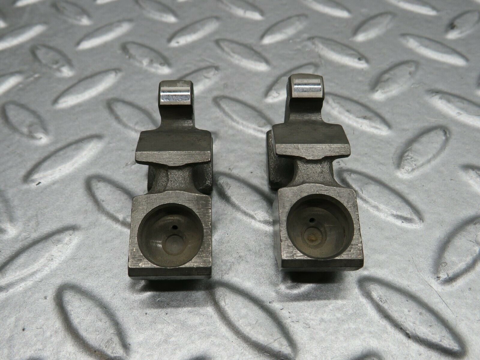 22289 Mercedes-Benz S123 280TE Wagon Valve Rocker Arm With Retaining Spring