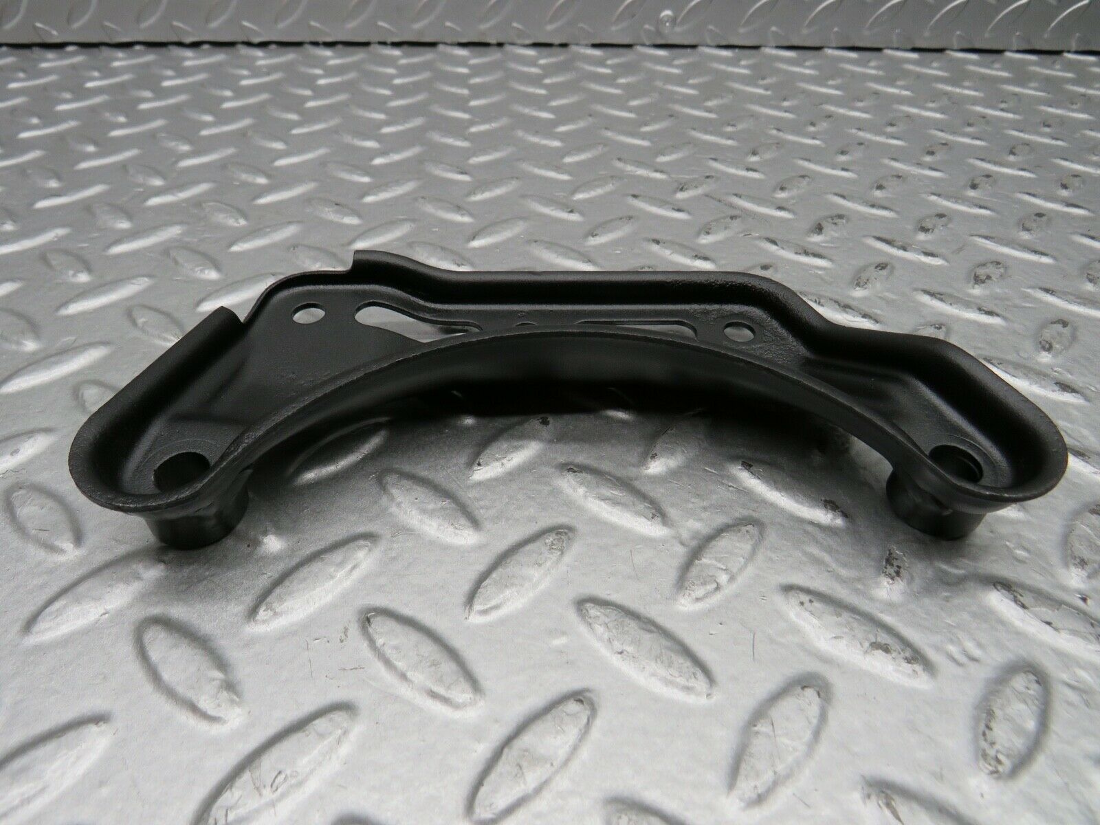 21771 Mercedes-Benz W126 300SE Belt Tensioner Bracket Holder 1032021240