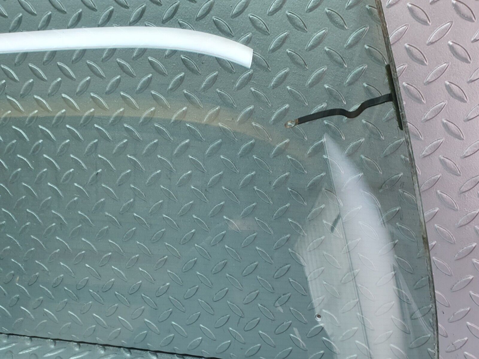 41260 Mercedes-Benz W126 300SE Rear Heated Windscreen Glass