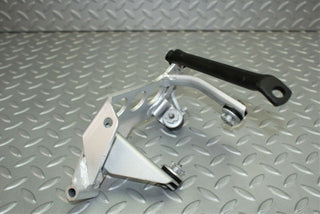 2999 Mercedes-Benz C123 280CE Coupe Power Steering Pump Holder Bracket