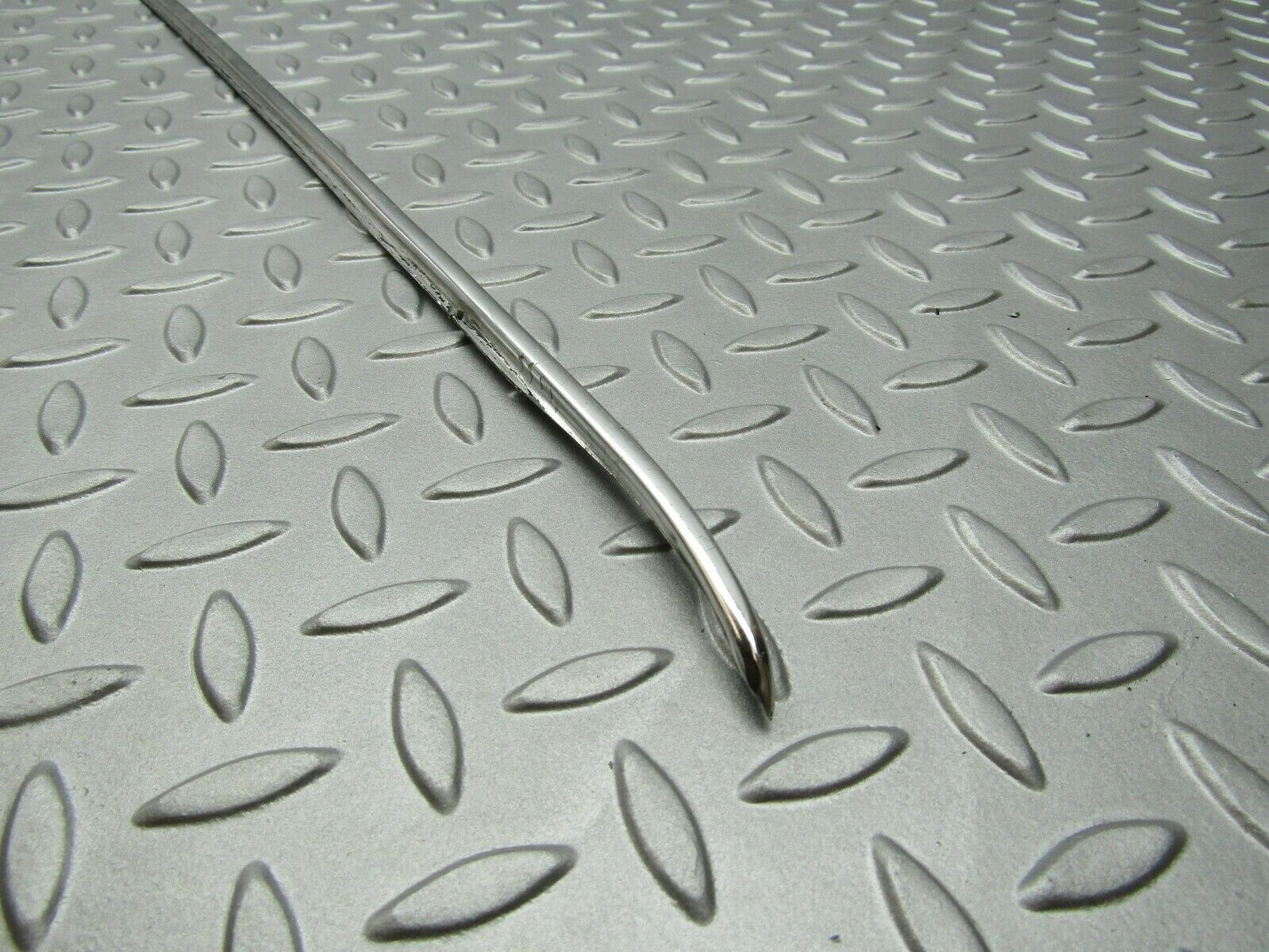 3321 Mercedes-Benz W115 220D Roof Chrome Trim Left Side