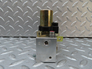 17473 Mercedes-Benz R129 300SL Coupe Soft Top Hydraulic Valve Block Left Side