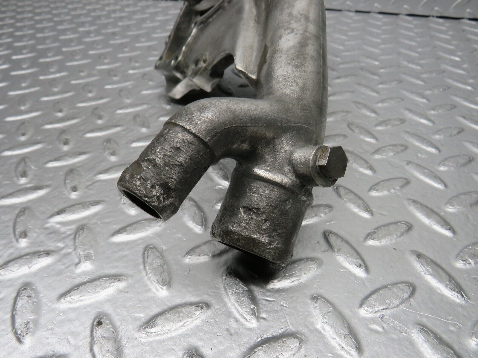 30769 Mercedes-Benz W201 190E 2.0L Water Pump 1022011001 1022010507