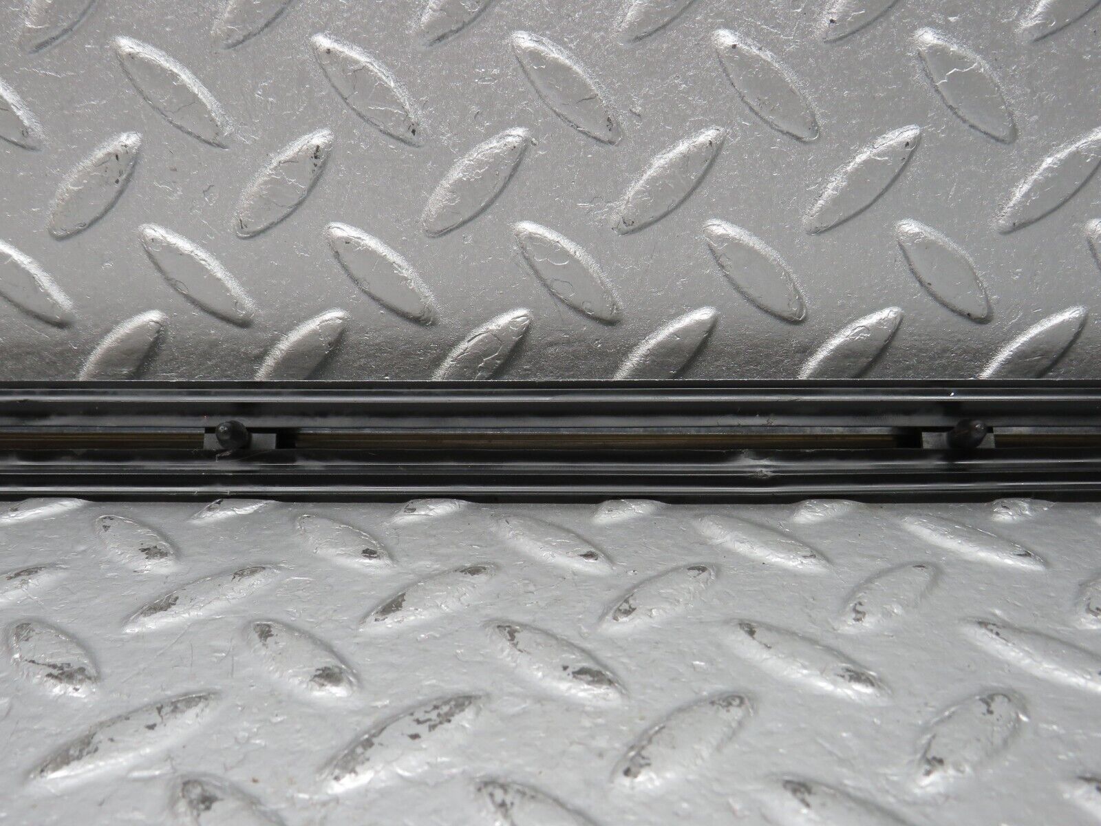 40641 Mercedes-Benz W123 300D Rear Left Door Centre Moulding Trim