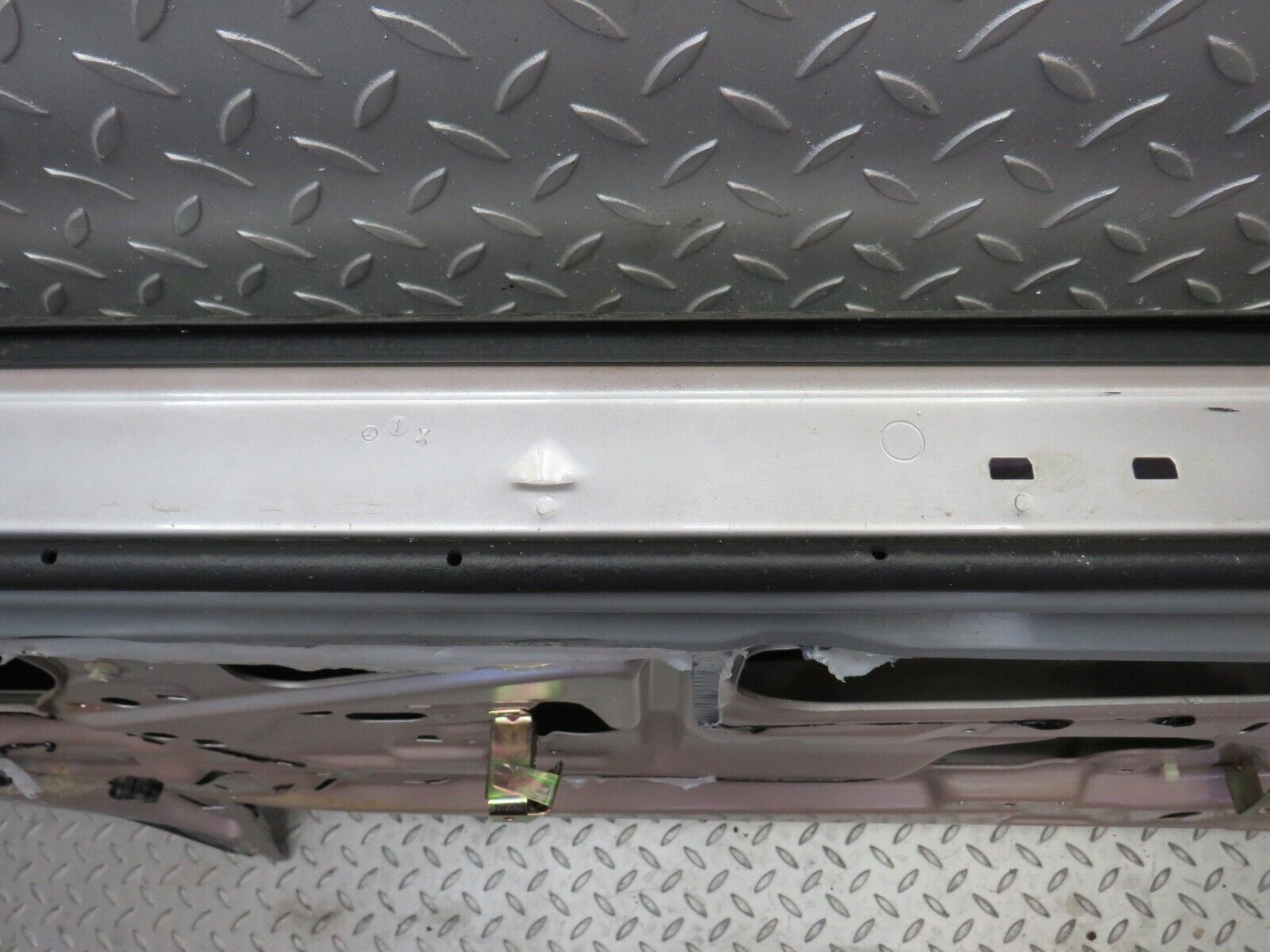 39540 Mercedes-Benz R129 320SL Coupe Left Door