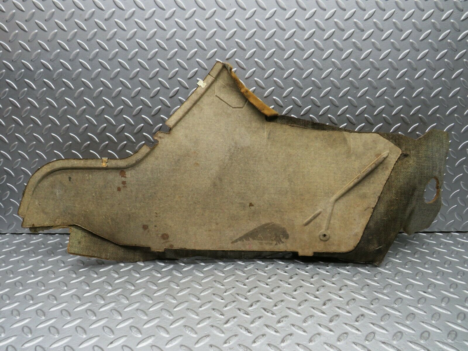 22130 Mercedes-Benz S123 280TE Centre Console Carpet Palomino Left Side